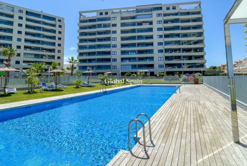 Revente - APPARTEMENT -
ORIHUELA COSTA - Costa Blanca