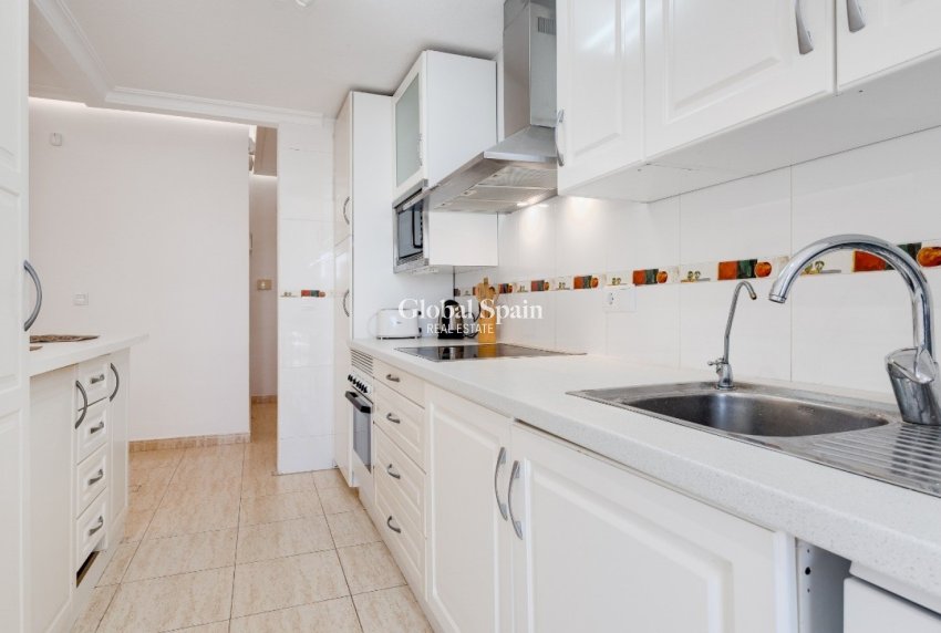 Revente - APPARTEMENT -
ORIHUELA COSTA - Costa Blanca