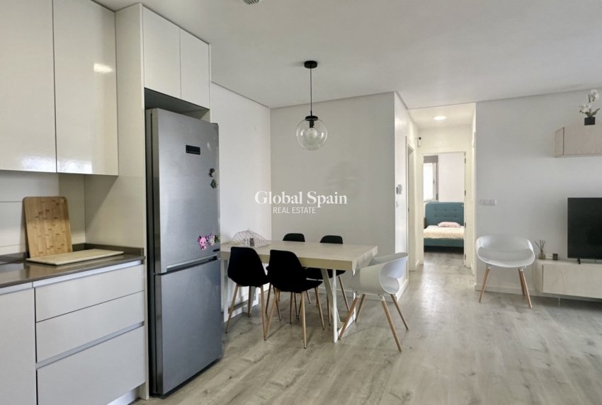 Revente - APPARTEMENT -
ORIHUELA COSTA - Costa Blanca