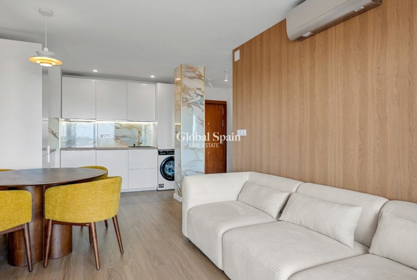 Revente - APPARTEMENT -
ORIHUELA COSTA - Costa Blanca