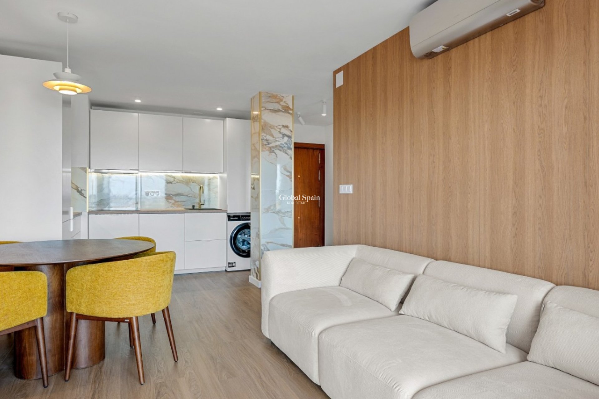 Revente - APPARTEMENT -
ORIHUELA COSTA - Costa Blanca