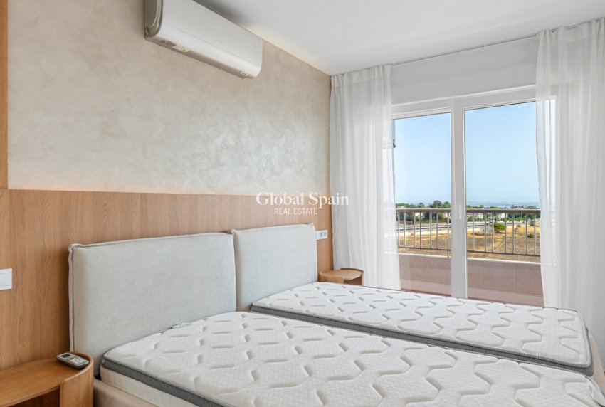 Revente - APPARTEMENT -
ORIHUELA COSTA - Costa Blanca