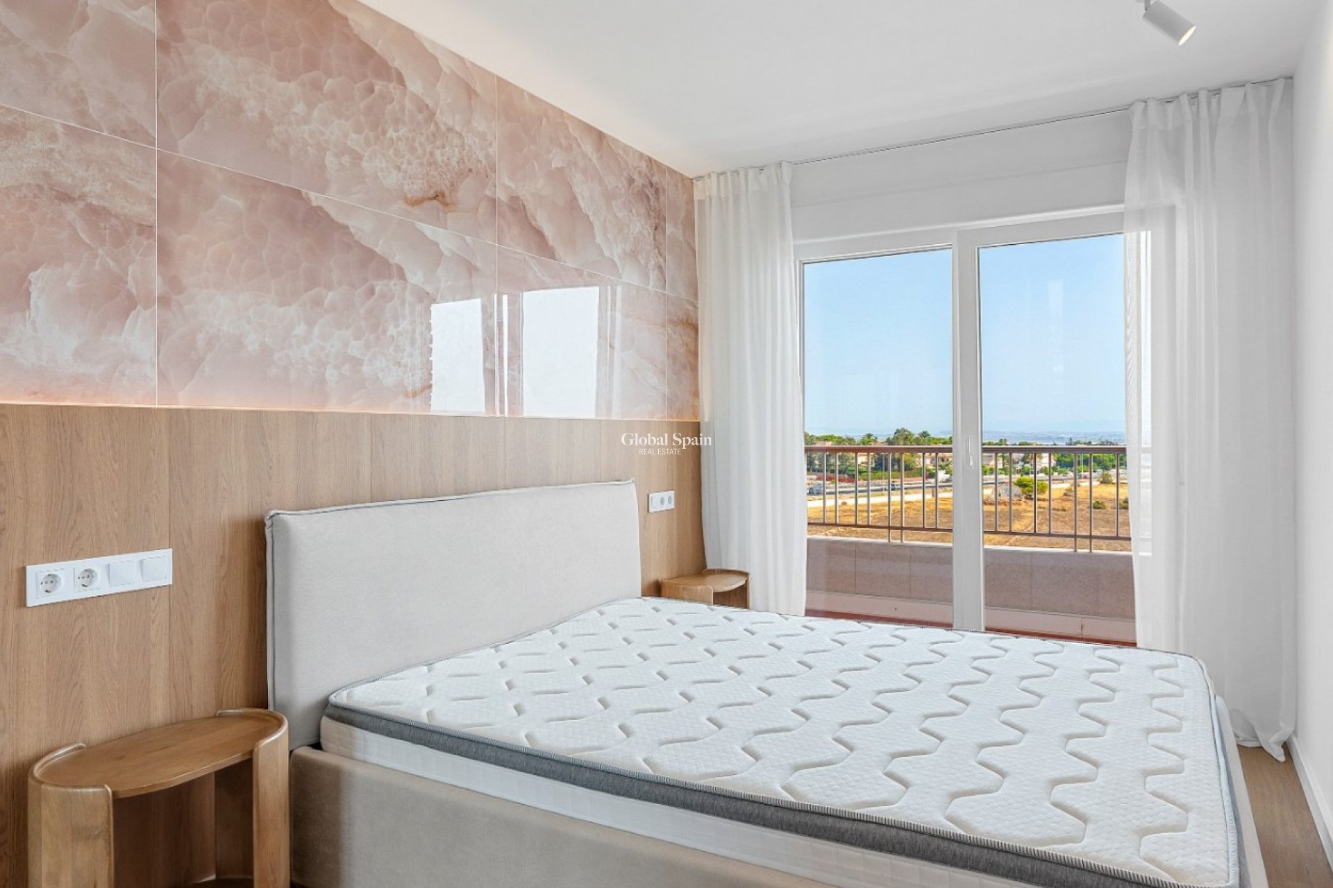 Revente - APPARTEMENT -
ORIHUELA COSTA - Costa Blanca