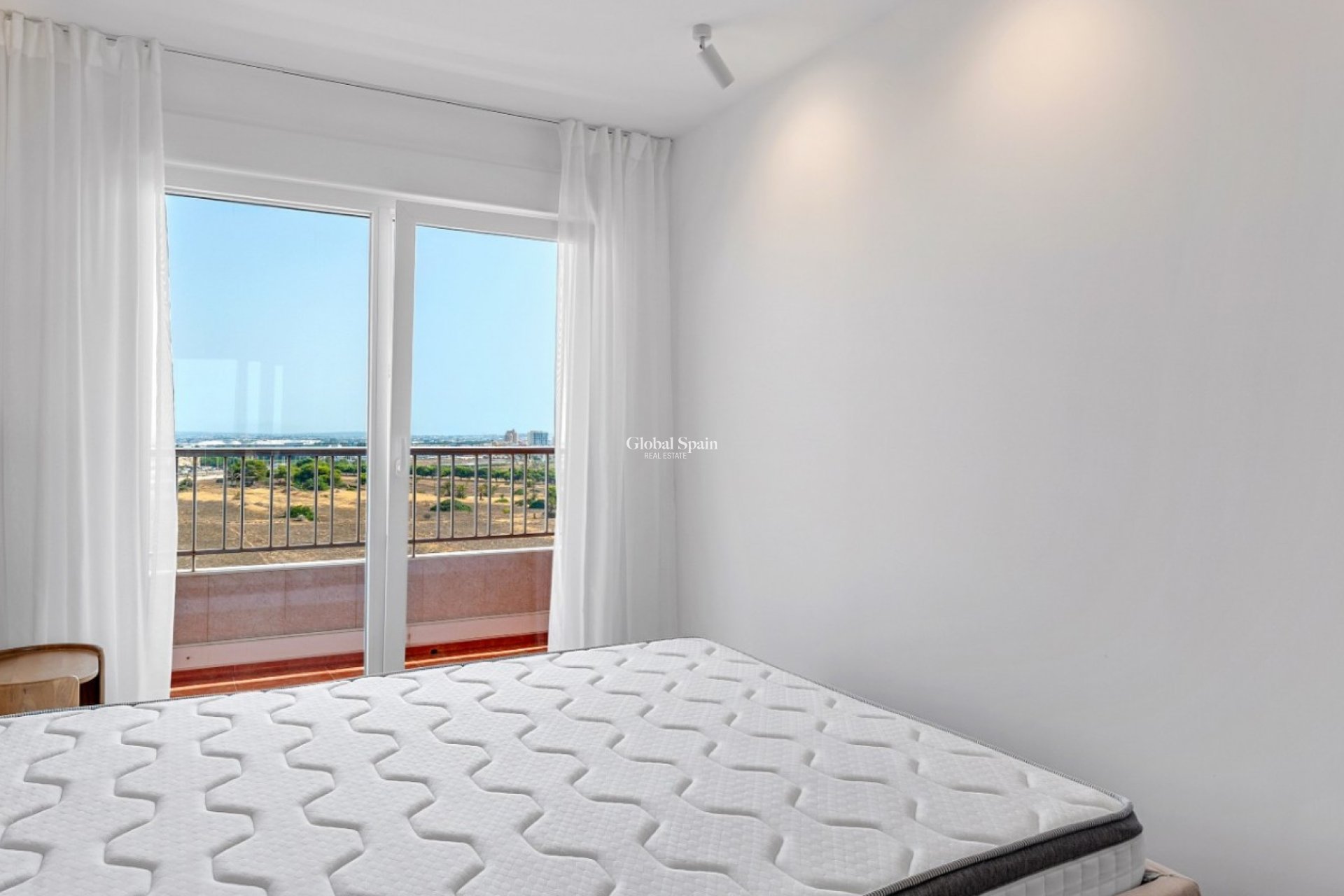Revente - APPARTEMENT -
ORIHUELA COSTA - Costa Blanca
