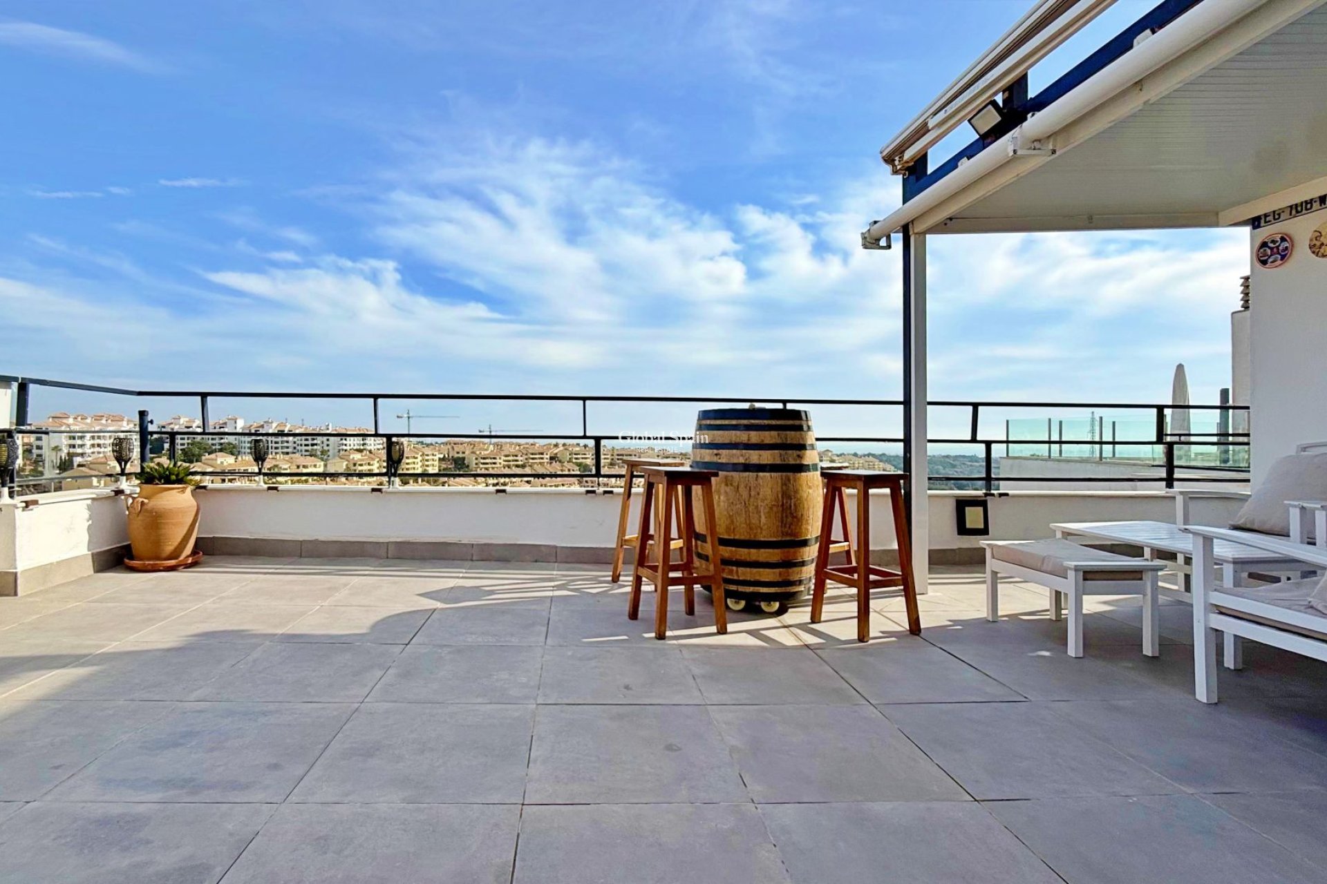 Revente - APPARTEMENT -
ORIHUELA COSTA - Costa Blanca