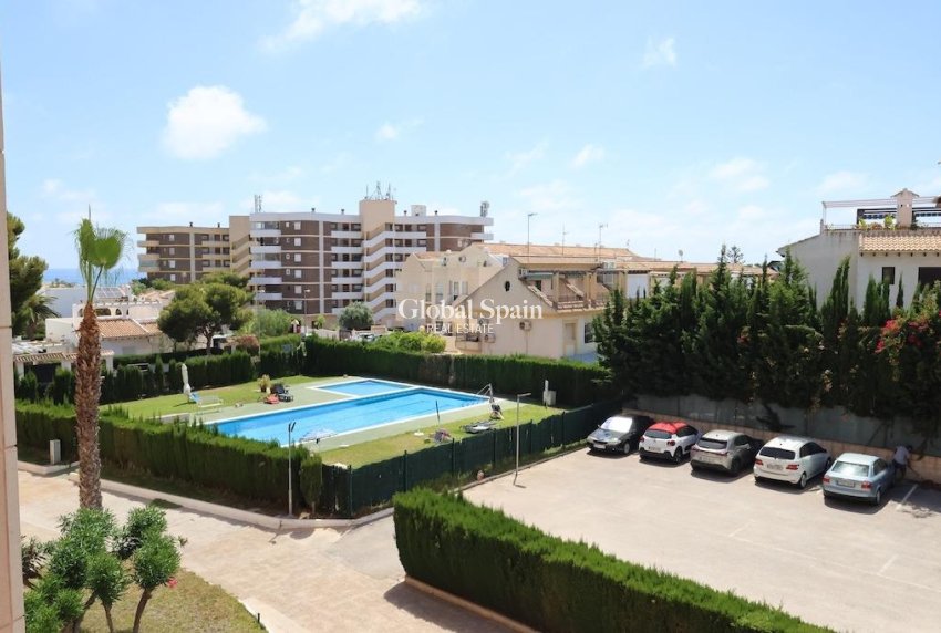 Revente - APPARTEMENT -
ORIHUELA COSTA - Costa Blanca