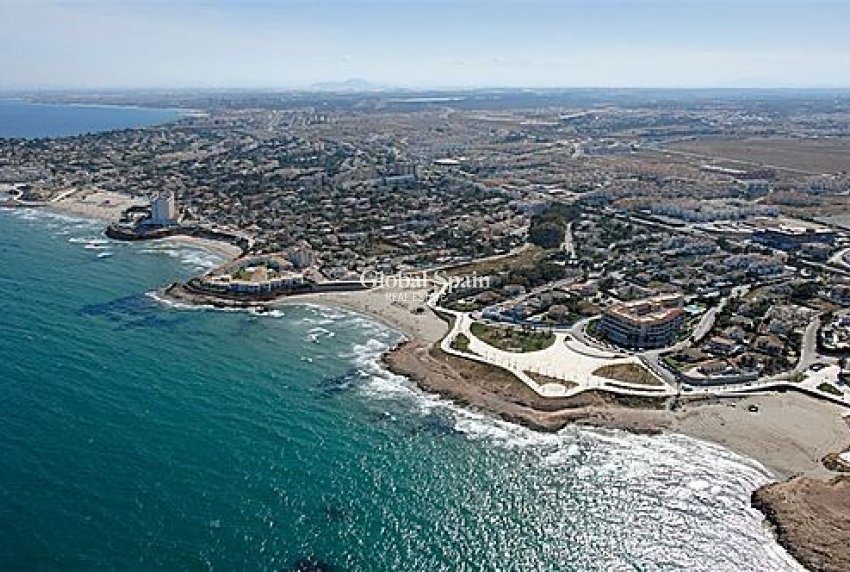 Revente - APPARTEMENT -
ORIHUELA COSTA - Costa Blanca