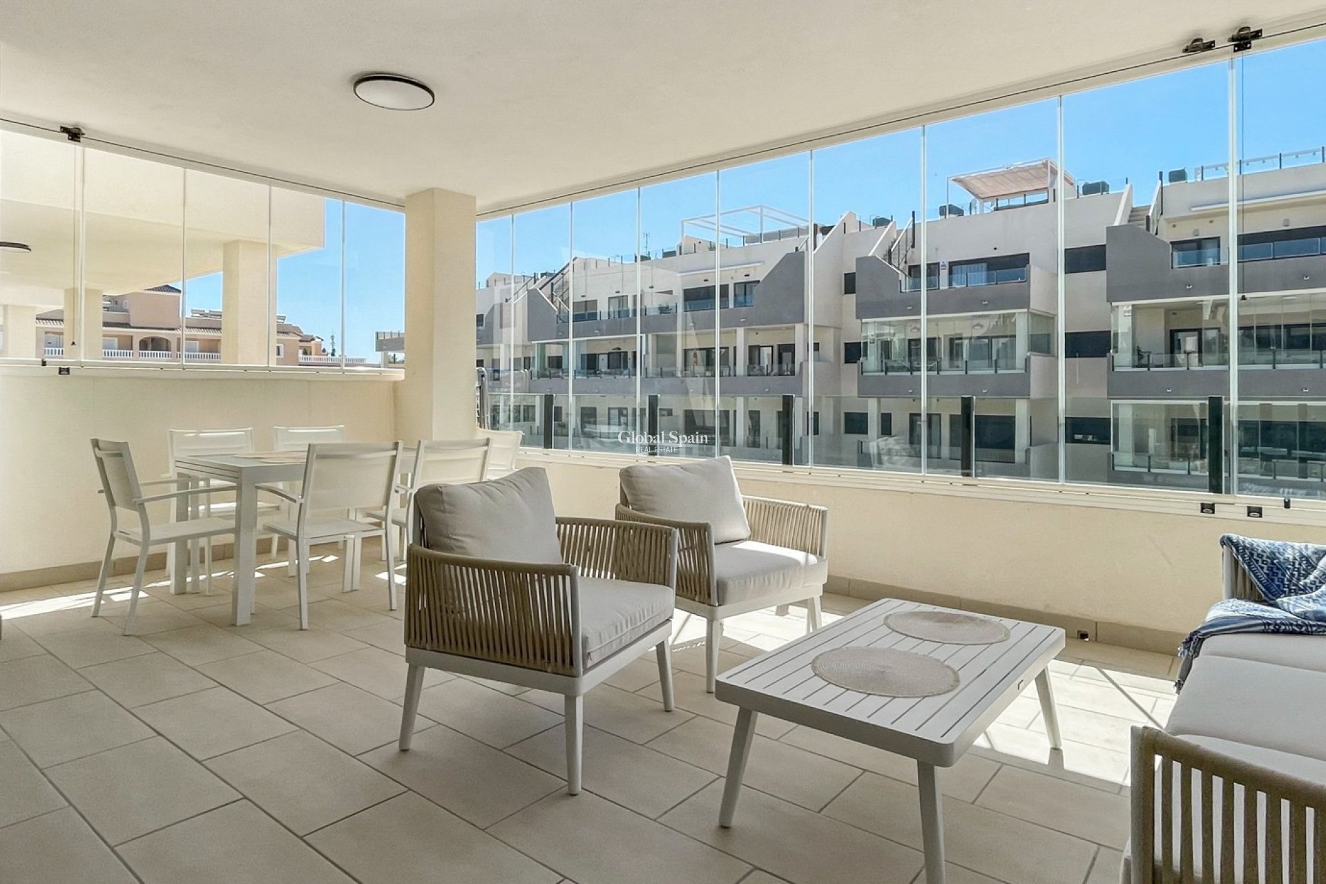 Revente - APPARTEMENT -
ORIHUELA COSTA - Costa Blanca