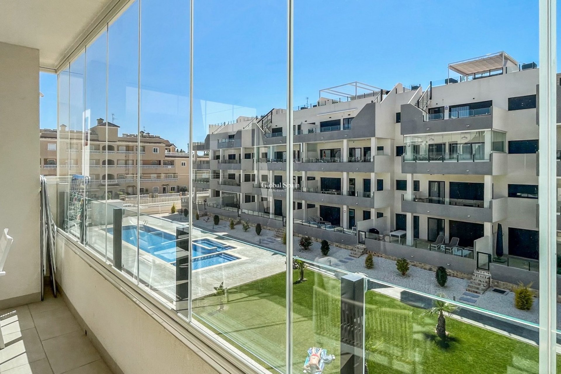 Revente - APPARTEMENT -
ORIHUELA COSTA - Costa Blanca