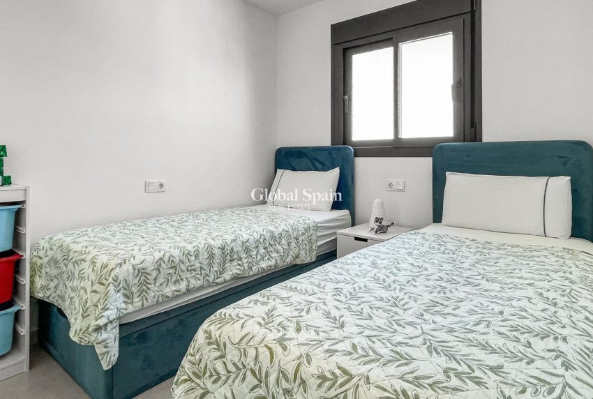 Revente - APPARTEMENT -
ORIHUELA COSTA - Costa Blanca