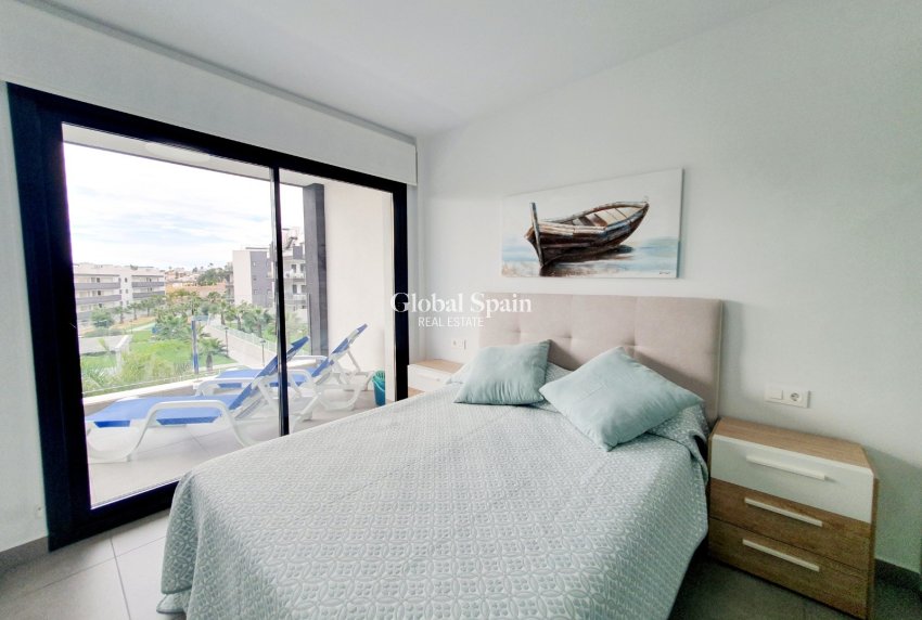 Revente - APPARTEMENT -
ORIHUELA COSTA - Costa Blanca