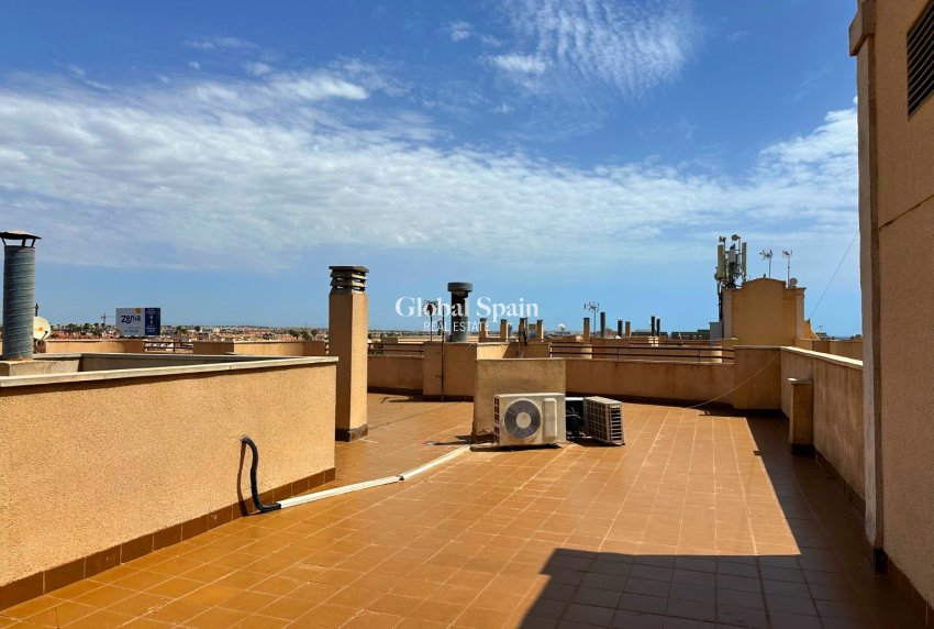 Revente - APPARTEMENT -
ORIHUELA COSTA - Costa Blanca