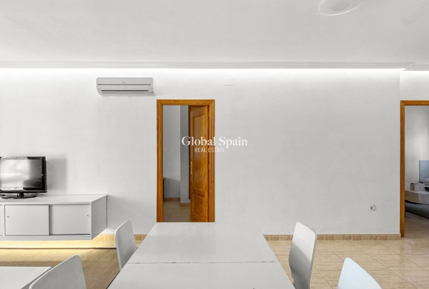Revente - APPARTEMENT -
ORIHUELA COSTA - Costa Blanca