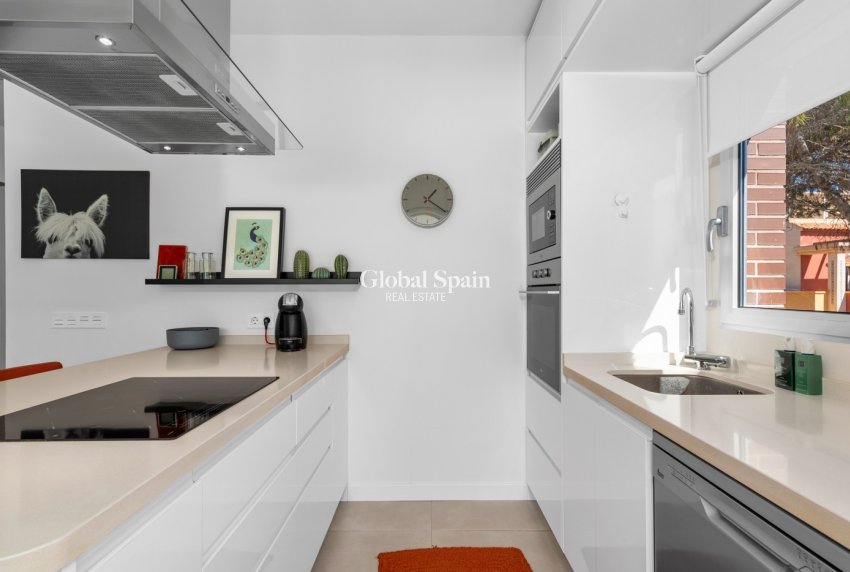 Revente - APPARTEMENT -
ORIHUELA COSTA - Costa Blanca