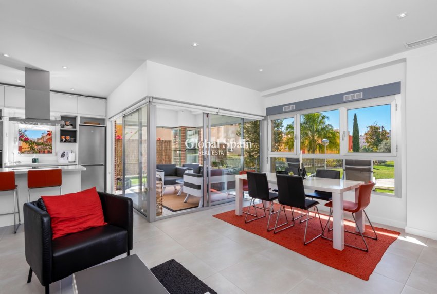 Revente - APPARTEMENT -
ORIHUELA COSTA - Costa Blanca