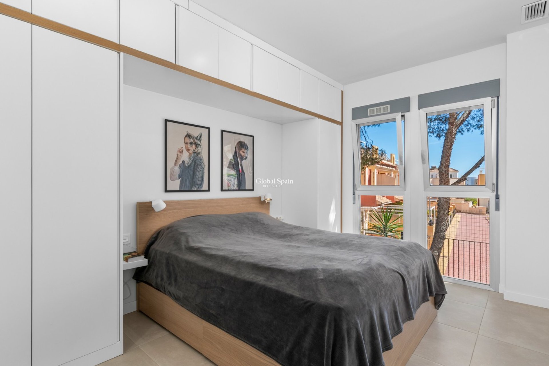 Revente - APPARTEMENT -
ORIHUELA COSTA - Costa Blanca