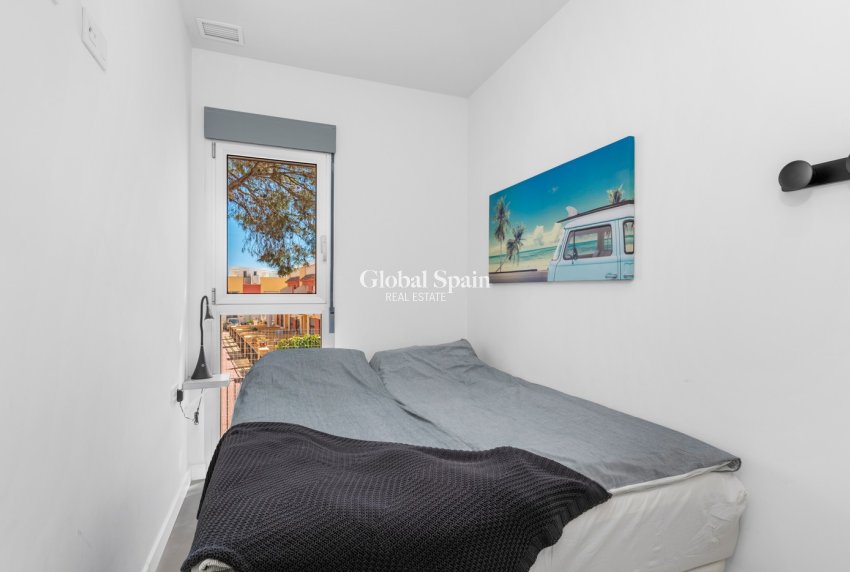 Revente - APPARTEMENT -
ORIHUELA COSTA - Costa Blanca