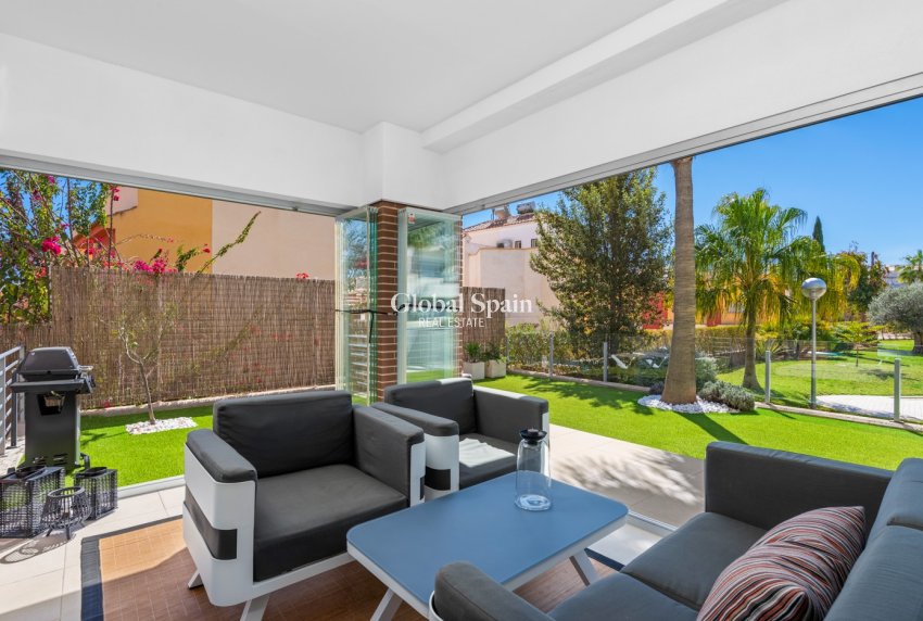 Revente - APPARTEMENT -
ORIHUELA COSTA - Costa Blanca