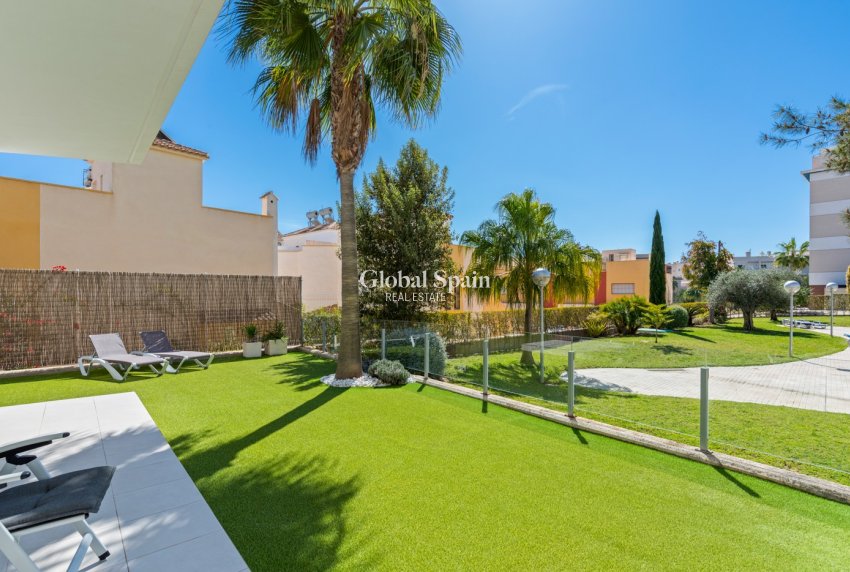 Revente - APPARTEMENT -
ORIHUELA COSTA - Costa Blanca