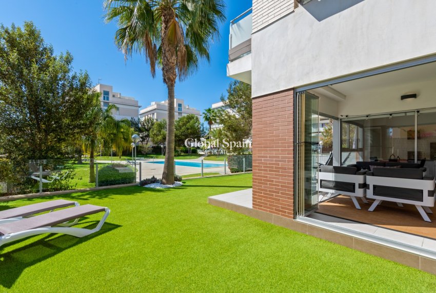 Revente - APPARTEMENT -
ORIHUELA COSTA - Costa Blanca