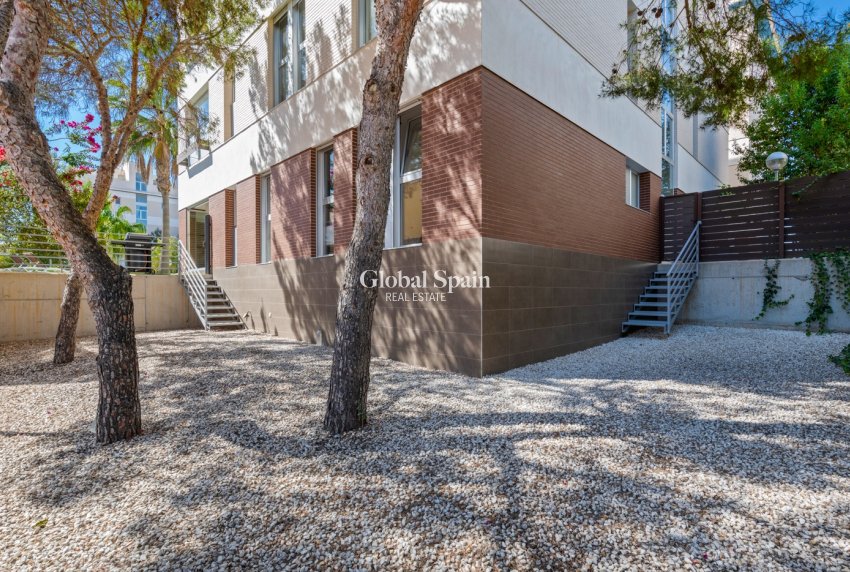 Revente - APPARTEMENT -
ORIHUELA COSTA - Costa Blanca