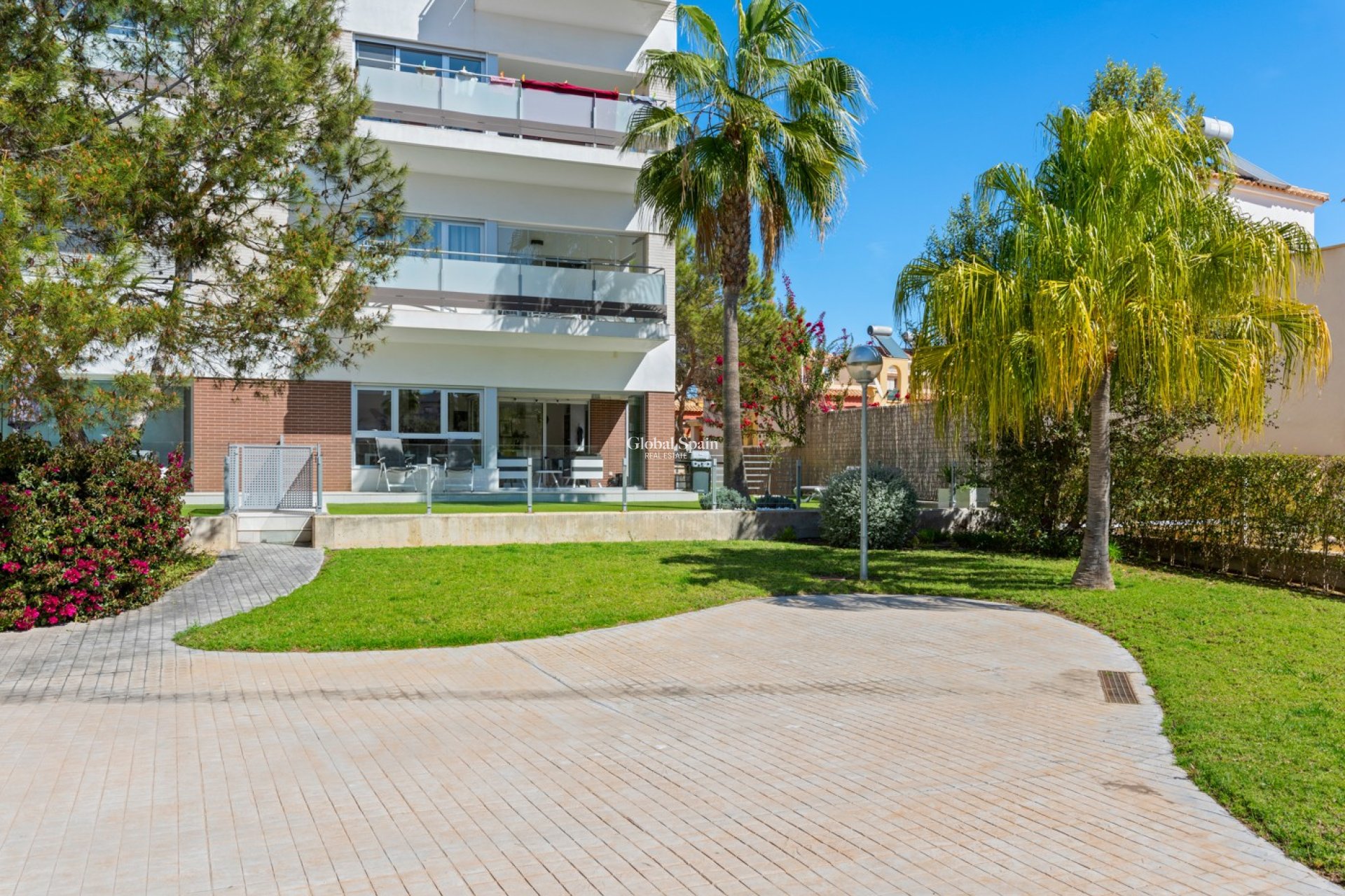 Revente - APPARTEMENT -
ORIHUELA COSTA - Costa Blanca