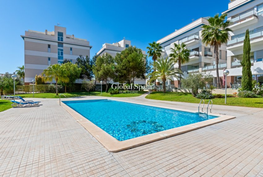 Revente - APPARTEMENT -
ORIHUELA COSTA - Costa Blanca