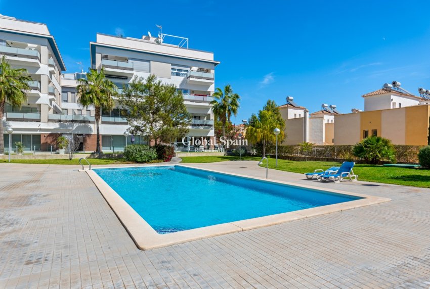 Revente - APPARTEMENT -
ORIHUELA COSTA - Costa Blanca