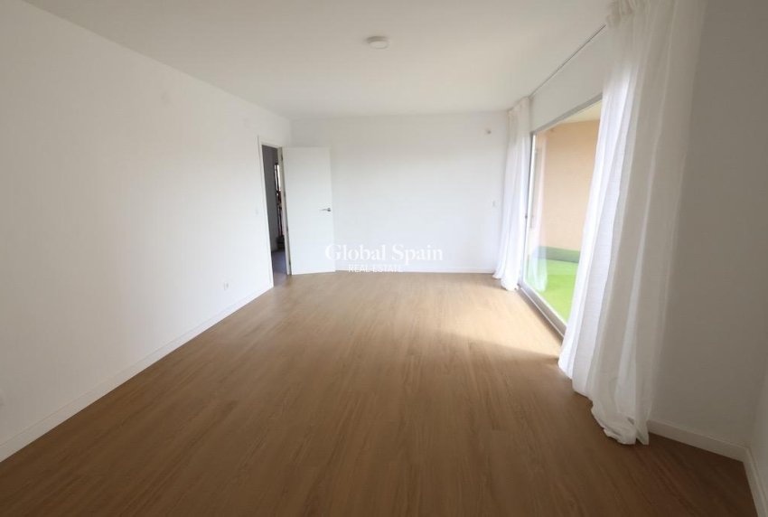 Revente - APPARTEMENT -
ORIHUELA COSTA - Costa Blanca