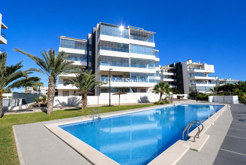 Revente - APPARTEMENT -
ORIHUELA COSTA - Costa Blanca
