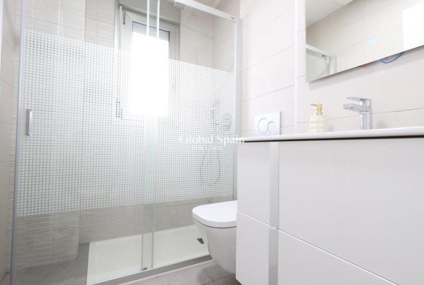 Revente - APPARTEMENT -
ORIHUELA COSTA - Costa Blanca
