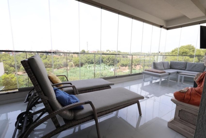 Revente - APPARTEMENT -
ORIHUELA COSTA - Costa Blanca