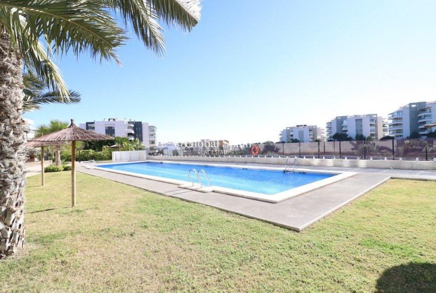 Revente - APPARTEMENT -
ORIHUELA COSTA - Costa Blanca