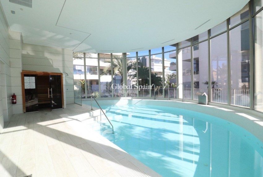 Revente - APPARTEMENT -
ORIHUELA COSTA - Costa Blanca