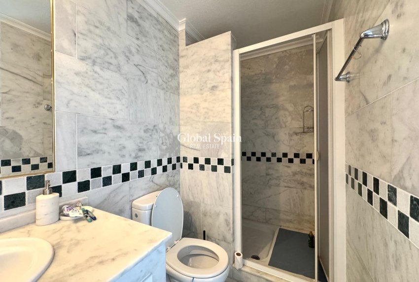 Revente - APPARTEMENT -
ORIHUELA COSTA - Costa Blanca
