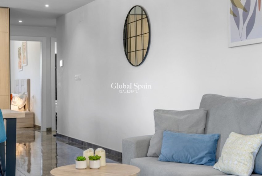 Revente - APPARTEMENT -
ORIHUELA COSTA - Costa Blanca