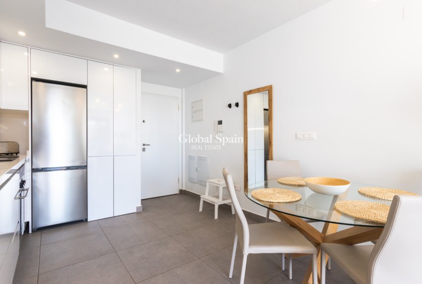 Revente - APPARTEMENT -
ORIHUELA COSTA - Costa Blanca