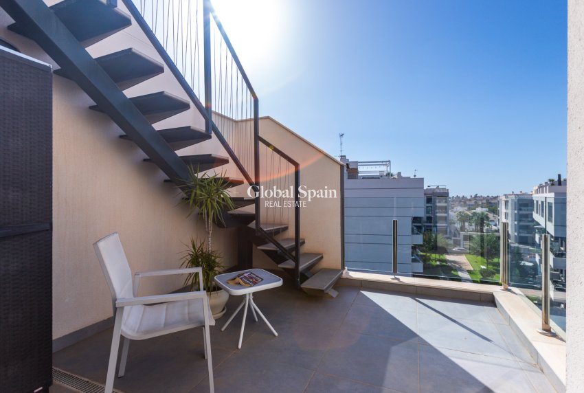 Revente - APPARTEMENT -
ORIHUELA COSTA - Costa Blanca