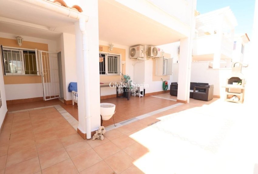 Revente - APPARTEMENT -
ORIHUELA COSTA - Costa Blanca