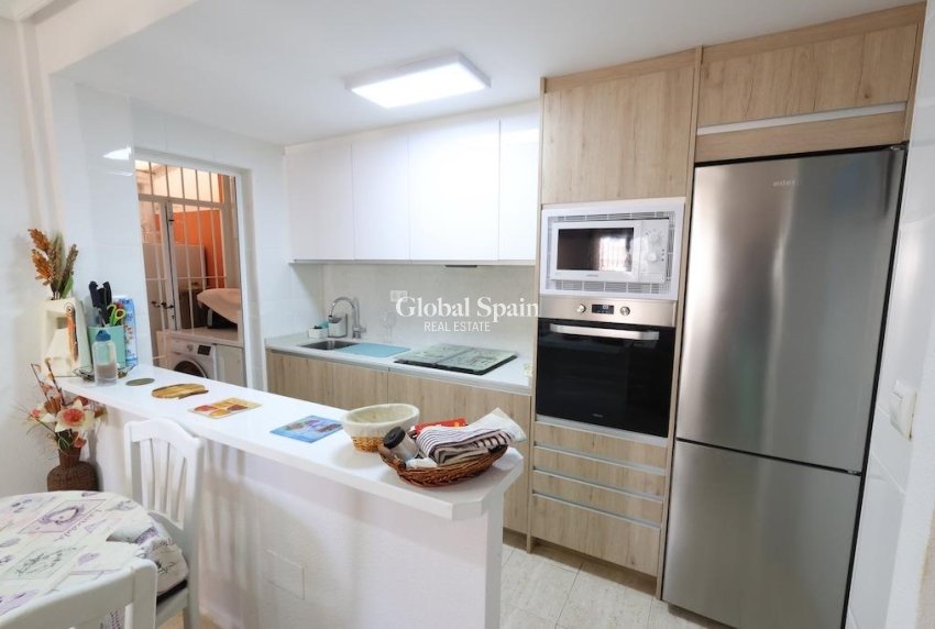 Revente - APPARTEMENT -
ORIHUELA COSTA - Costa Blanca