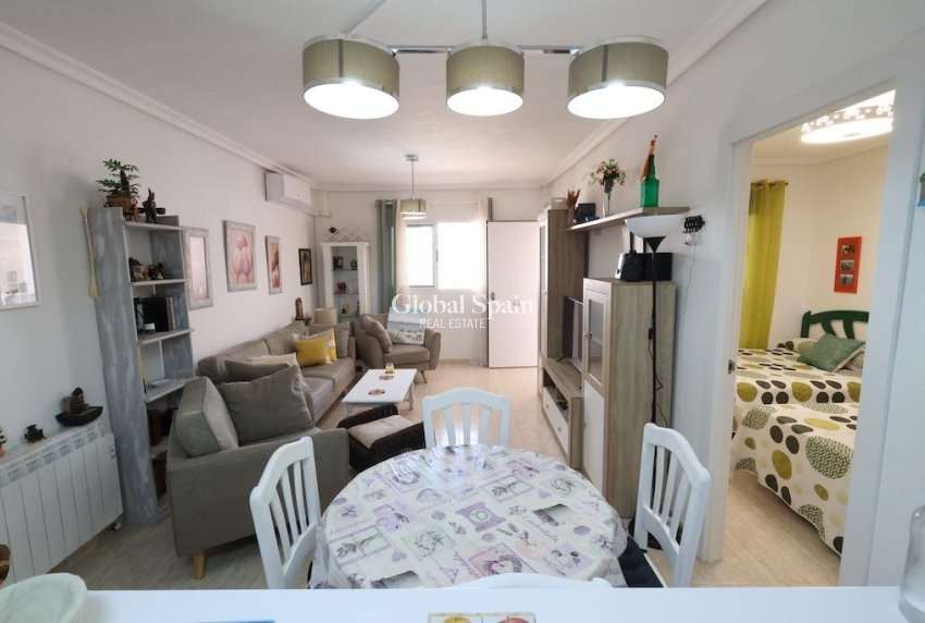 Revente - APPARTEMENT -
ORIHUELA COSTA - Costa Blanca