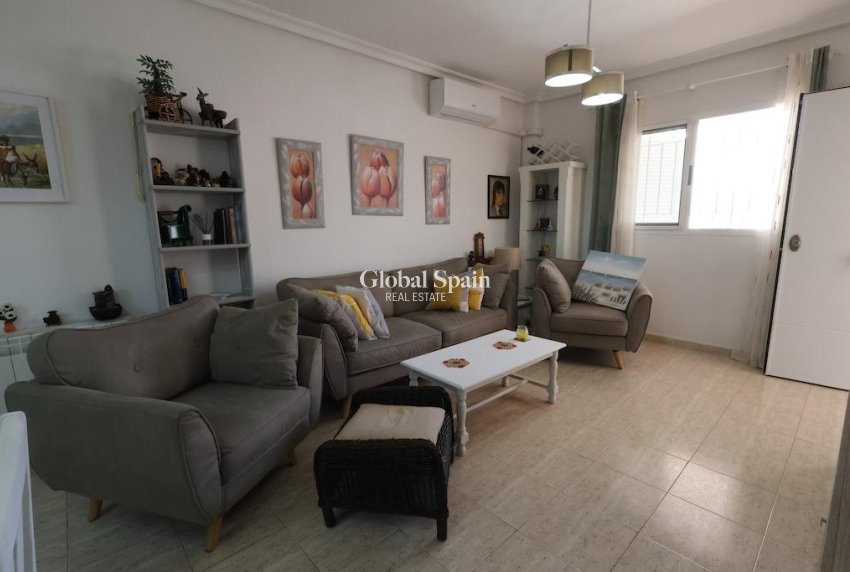 Revente - APPARTEMENT -
ORIHUELA COSTA - Costa Blanca
