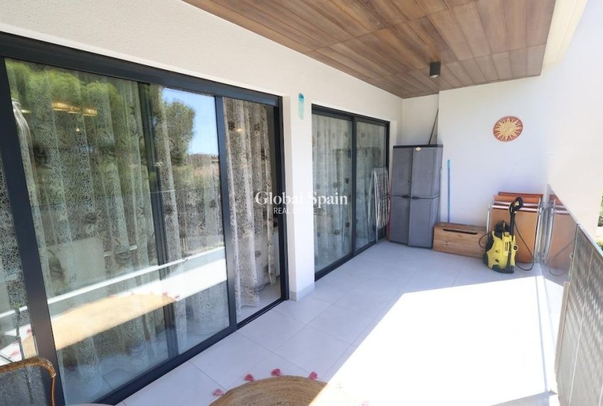 Revente - APPARTEMENT -
ORIHUELA COSTA - Costa Blanca