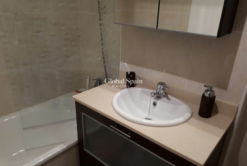 Revente - APPARTEMENT -
ORIHUELA COSTA - Costa Blanca