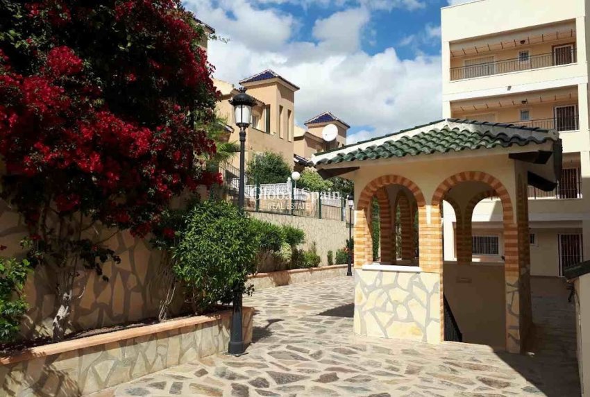 Revente - APPARTEMENT -
ORIHUELA COSTA - Costa Blanca