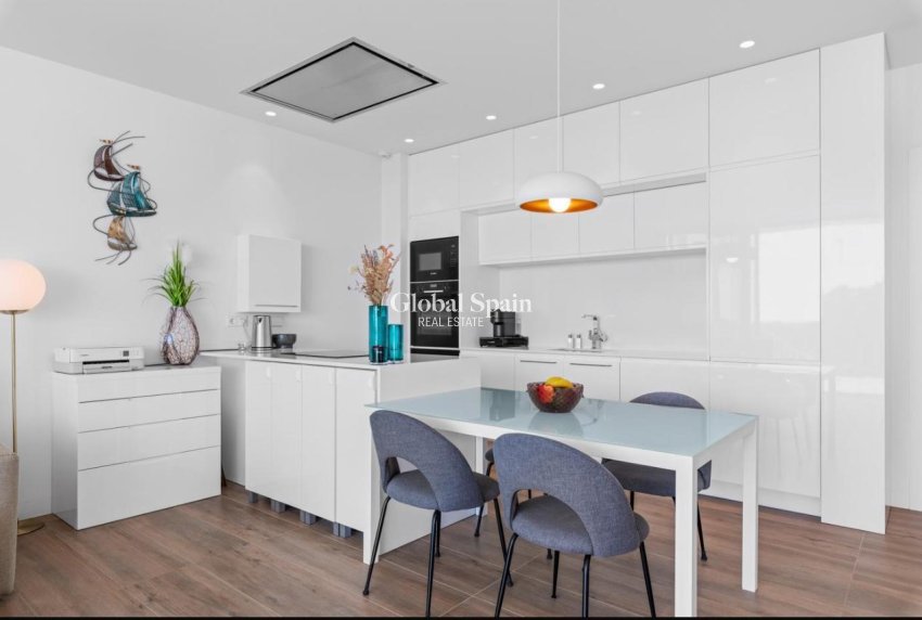 Revente - APPARTEMENT -
ORIHUELA COSTA - Costa Blanca