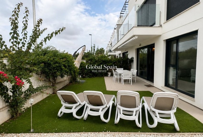 Revente - APPARTEMENT -
ORIHUELA COSTA - Costa Blanca