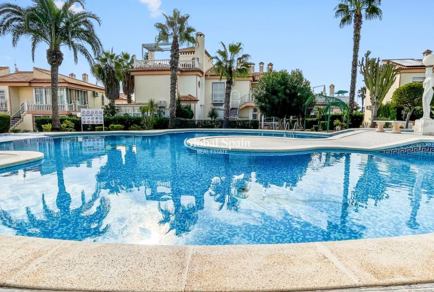 Revente - APPARTEMENT -
ORIHUELA COSTA - Costa Blanca