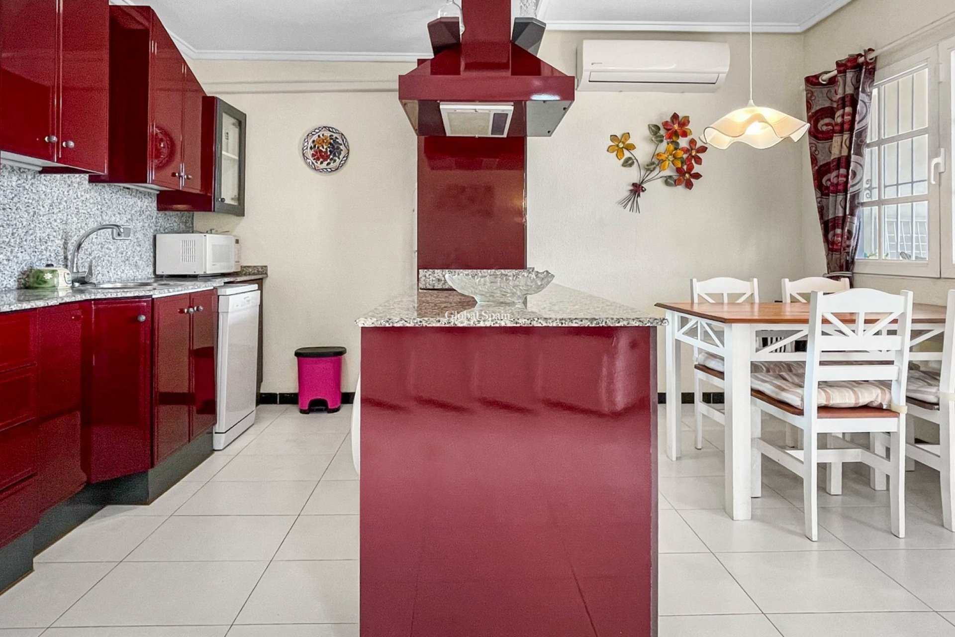 Revente - APPARTEMENT -
ORIHUELA COSTA - Costa Blanca