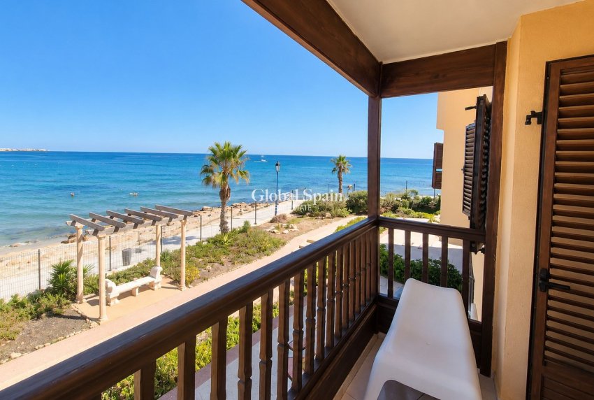 Revente - APPARTEMENT -
ORIHUELA COSTA - Costa Blanca